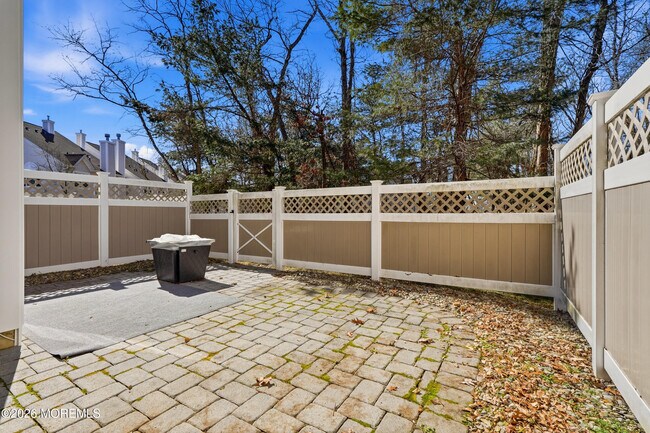 Building Photo - 69 Daniele Dr