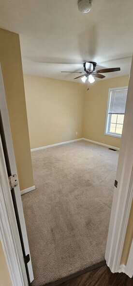 Building Photo - 5113 Minuteman Ln