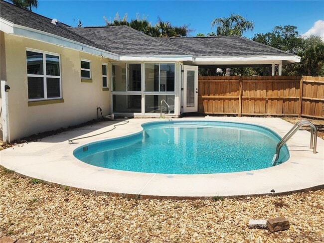 Building Photo - 2494 Del Rio Way