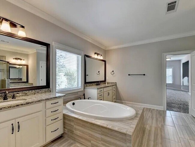 Building Photo - 4105 Hopewell Springs Dr