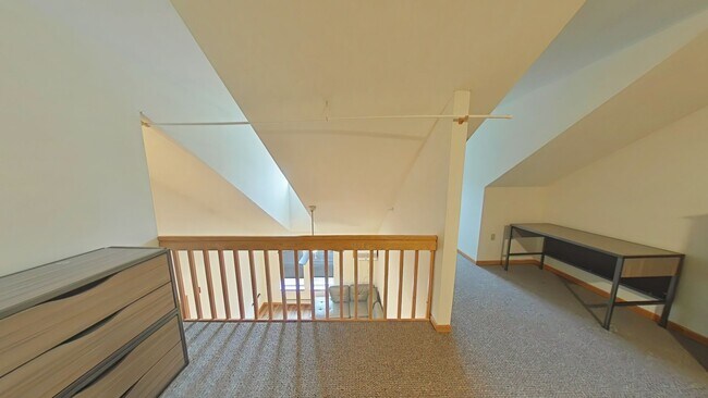 Building Photo - 3 Bedroom, 2 Bathroom