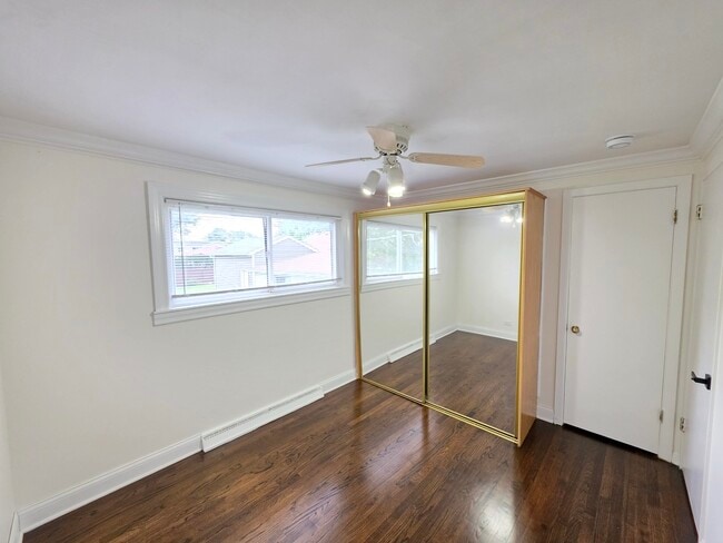 Building Photo - 9104 Oleander Ave