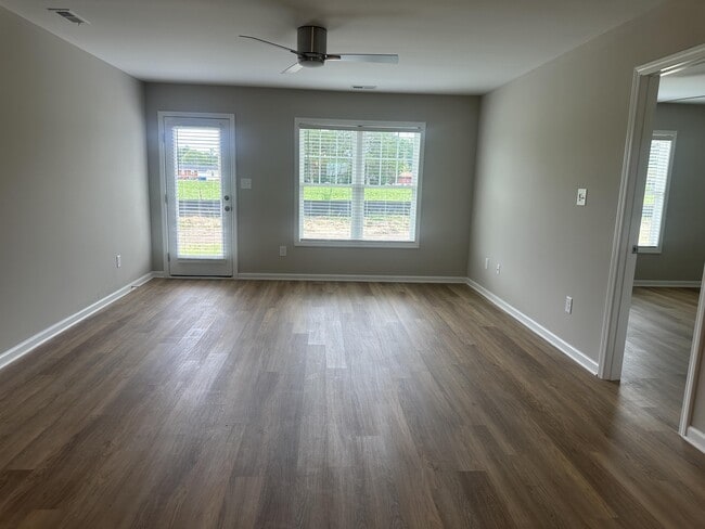 Building Photo - 813 Middleton Rd