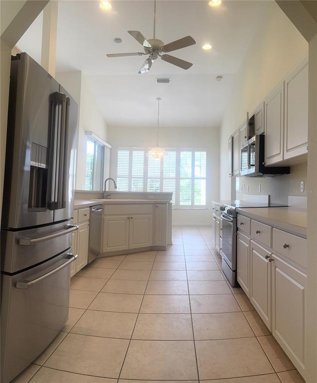 Building Photo - 664 Silk Oak Dr