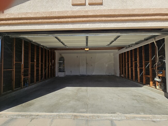 Building Photo - 655 Silverwood St
