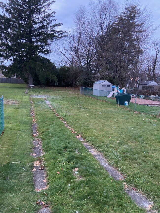 Building Photo - 83 Park Ave