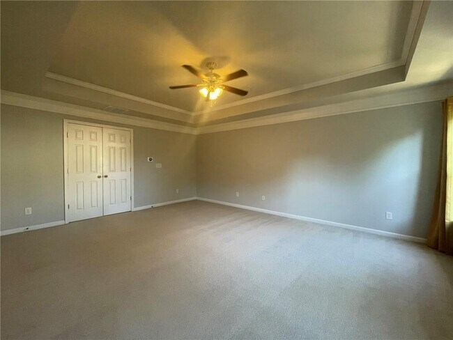 Building Photo - 6050 China Rose Ln