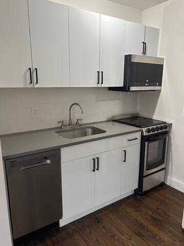 Building Photo - 114 Grove St