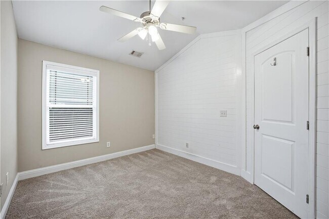 Building Photo - 211 Oconee River Cir