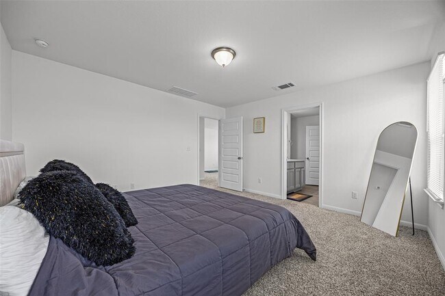 Building Photo - 6915 Tiznow Ln