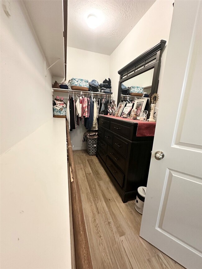 Building Photo - 844 Rd 5109