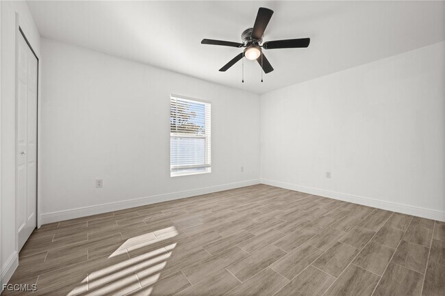 Building Photo - 915 Graystone Ave