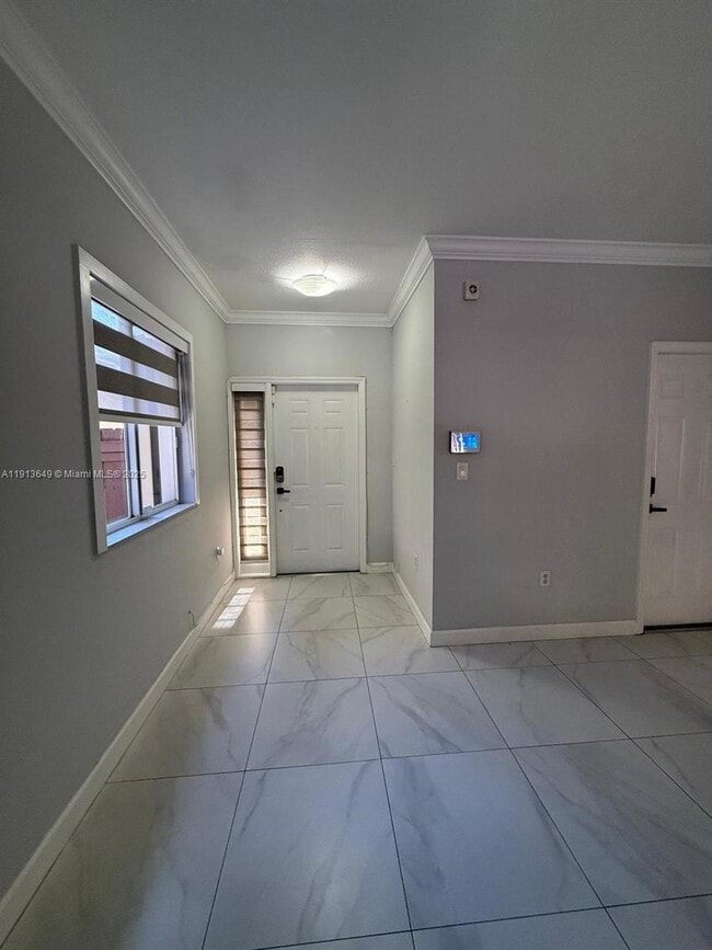 Building Photo - 239 SE 31st Terrace