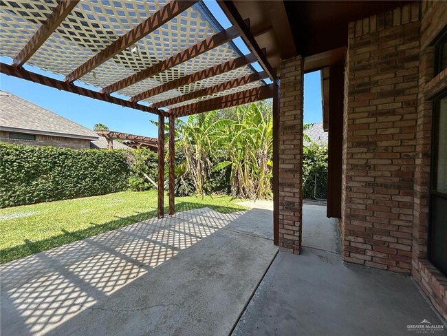 Building Photo - 13 Santa Teresa St