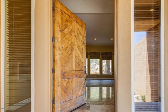 Building Photo - 14296 E Coyote Rd