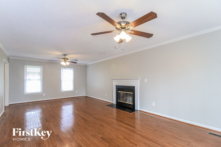 Building Photo - 3110 Glenshire Dr