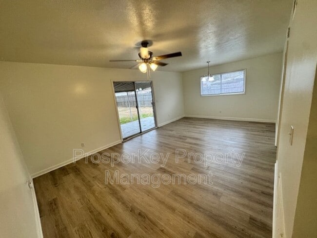 Building Photo - 3021 Emory St