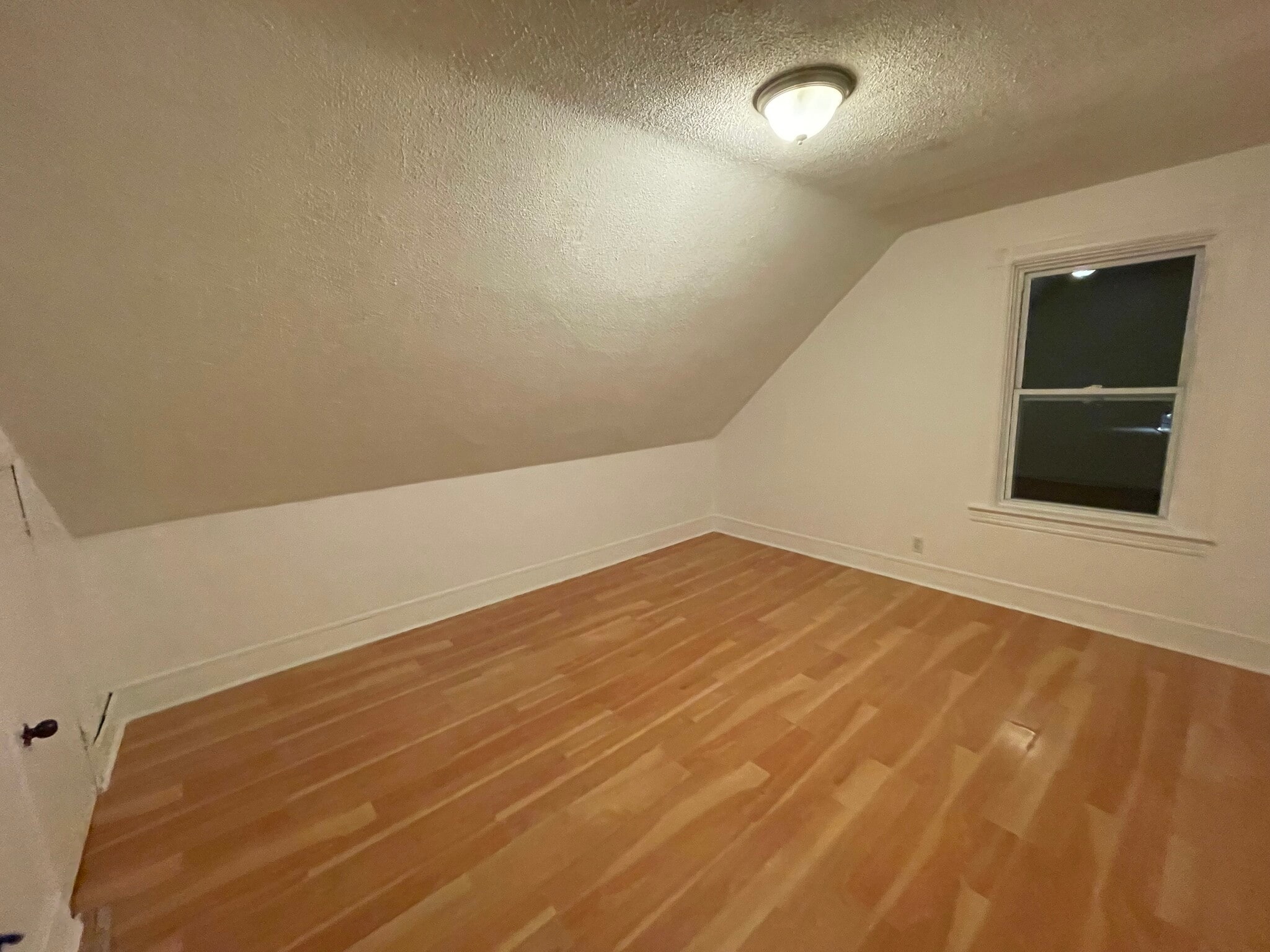 Building Photo - 106 Carpenter St