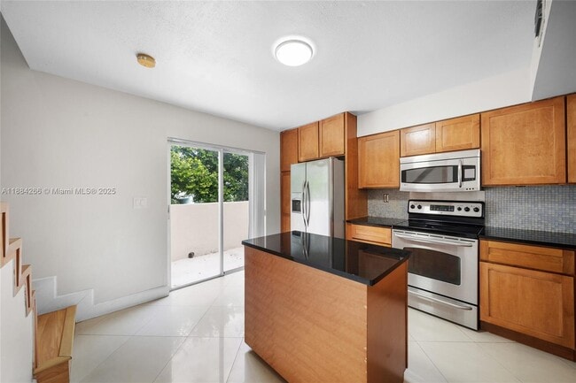 Building Photo - 8240 SW 149th Ct