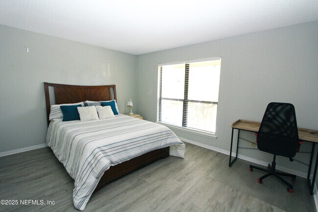 Building Photo - 10200 Belle Rive Blvd
