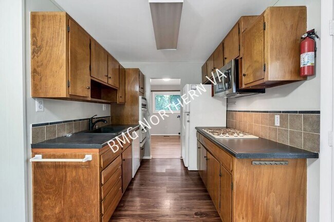 Building Photo - 8316 Carnegie Dr