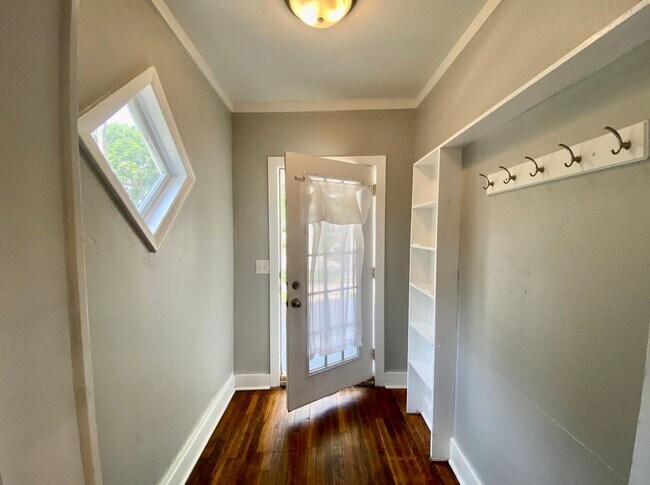 Building Photo - 800 Clancy Ave NE