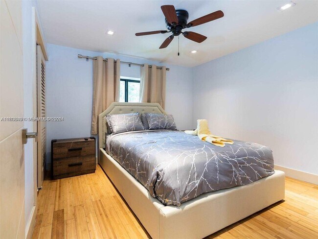 Building Photo - 1606 Wiley St