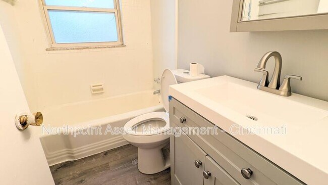 Building Photo - 3599 Schwartze Ave