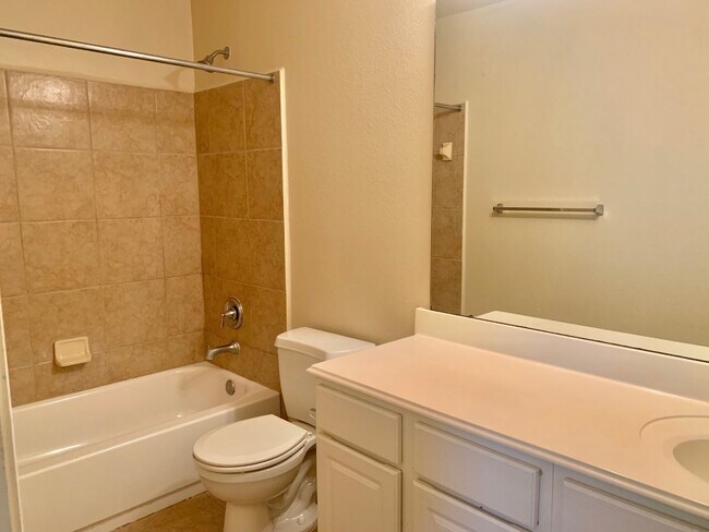 Building Photo - 18811 Elm Square Ct