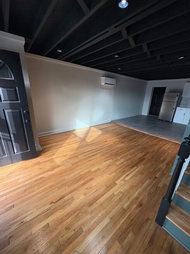 Building Photo - 4400 Asbury Ave