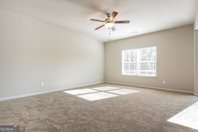 Building Photo - 62 Fern Walk