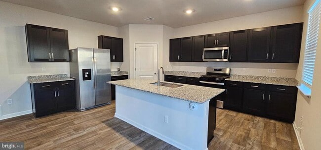 Building Photo - 124 Clerkenwell Dr