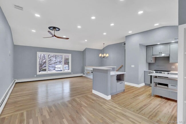 Building Photo - 33 Gaines St