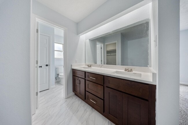 Building Photo - 1426 Twining Oaks Ln