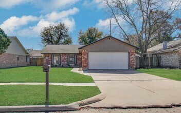 Building Photo - 13843 Rosetta Dr