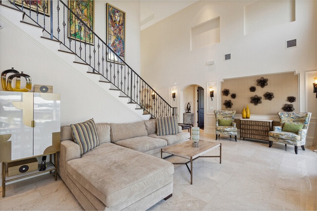 Building Photo - 2461 SE 10th St