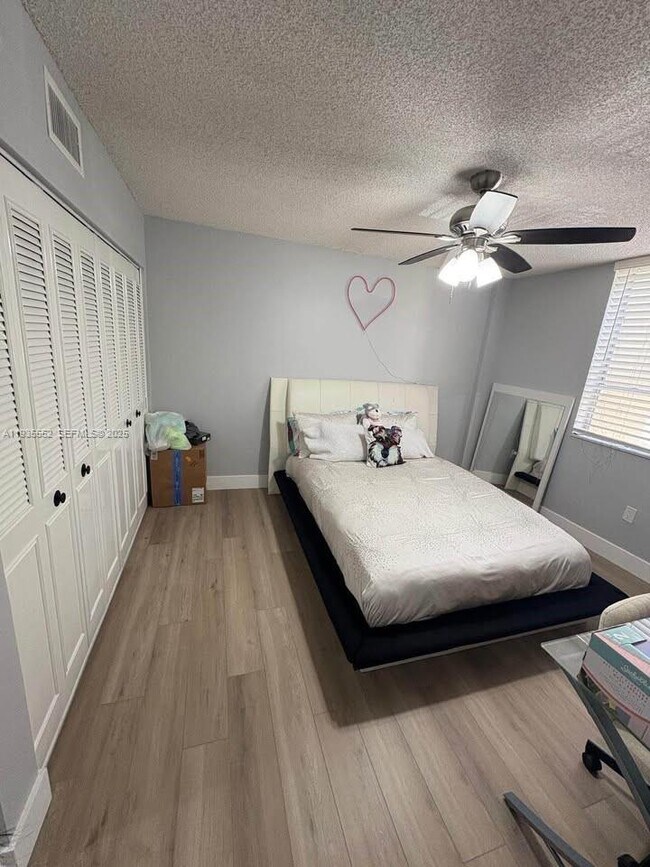 Building Photo - 6841 SW 147th Ave