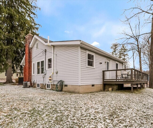 Building Photo - 626 S Mitchell St