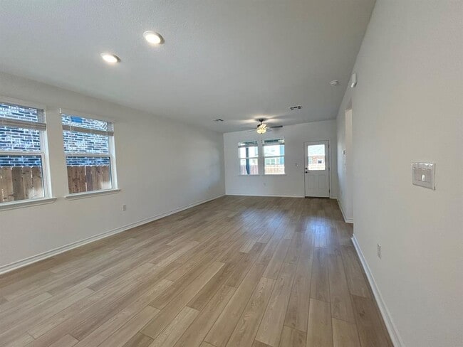 Building Photo - 1608 Purple Martin Dr