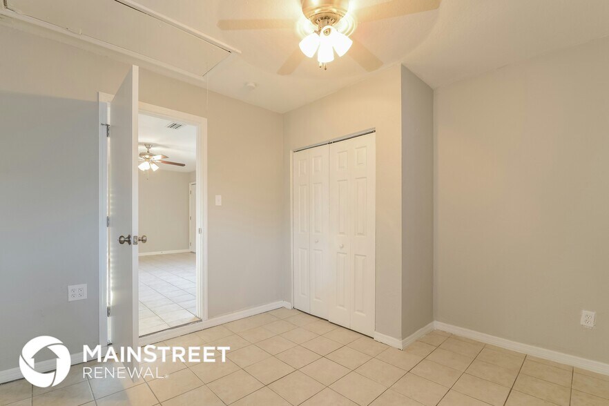 Building Photo - 1706 17th Ave Dr E