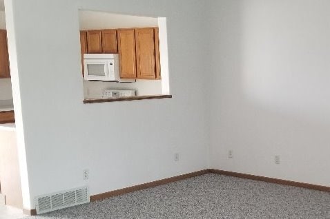 LR - 1212 Cardinal St