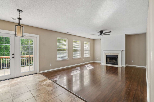 Building Photo - Spacious 4-Bedroom Retreat in Fuquay-Varin...