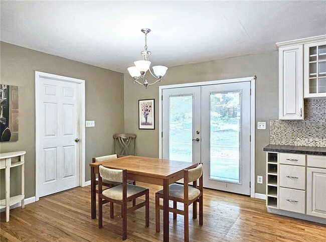 Building Photo - 194 Kenneth Dr