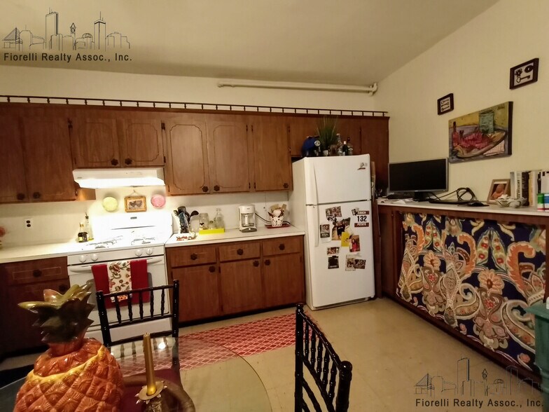 Building Photo - 342 Hanover St