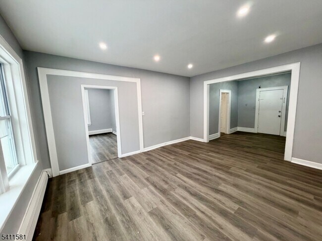 Building Photo - 310 Orange Rd