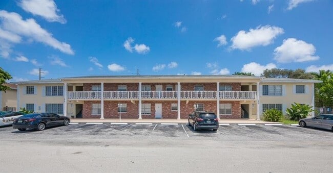 Building Photo - 1017 NW 30th Ct