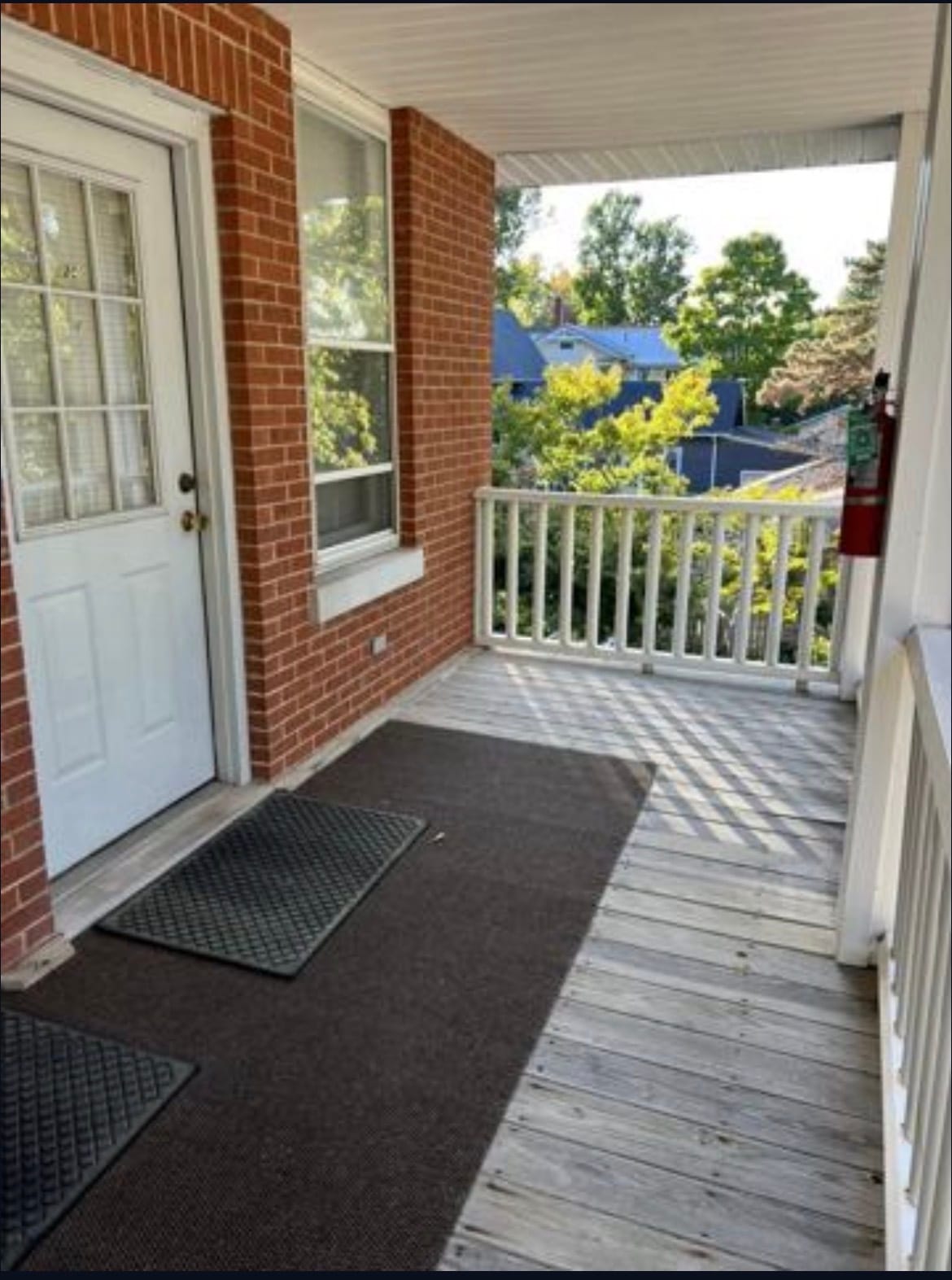 Building Photo - 2305 Maine St