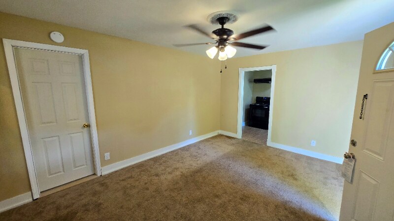 Building Photo - 1229 Greenfield Dr