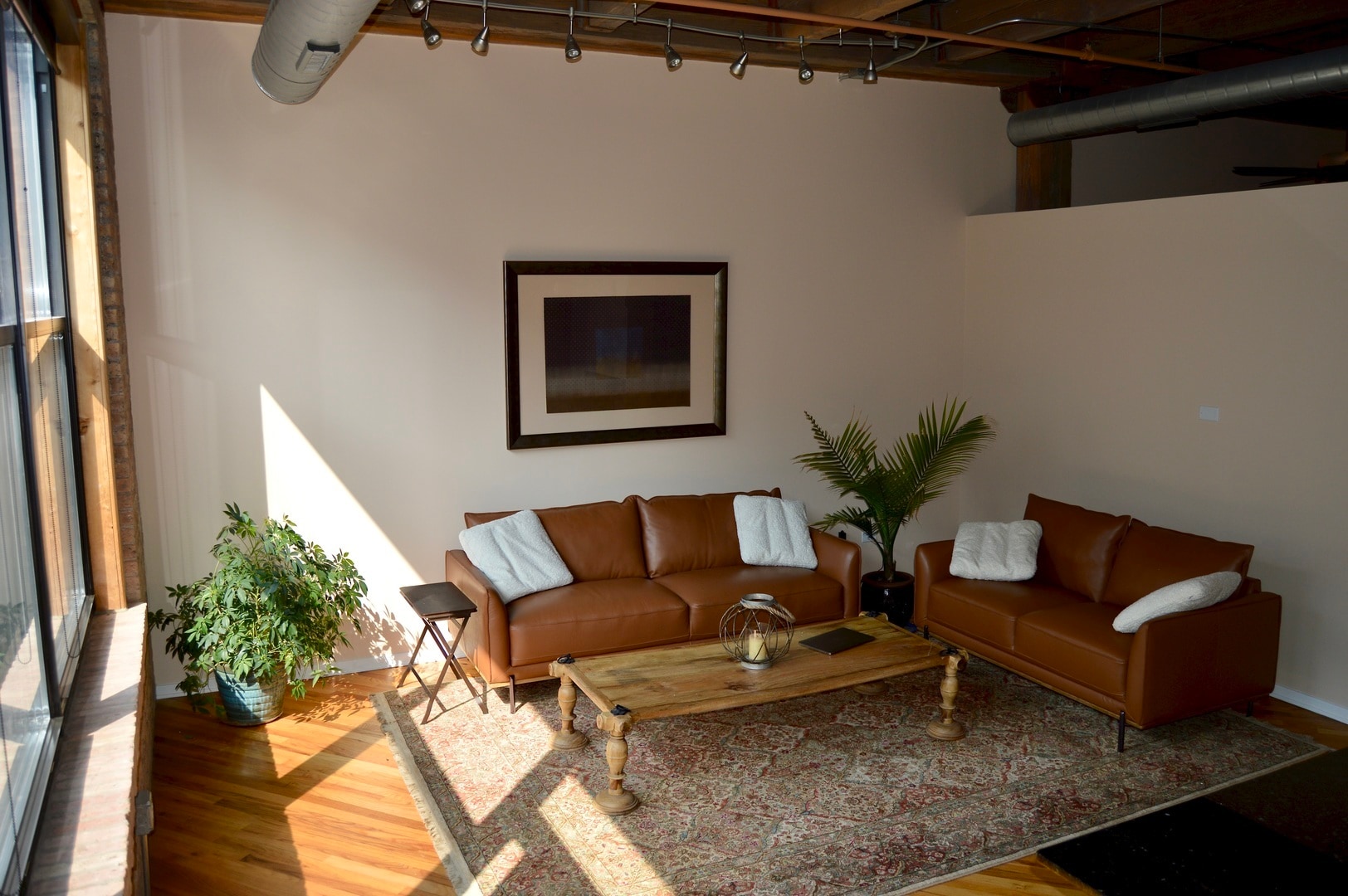 Building Photo - 1040 W Adams St