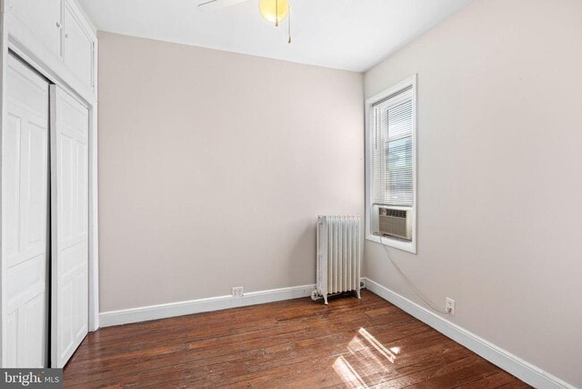 Building Photo - 2324 Poplar St